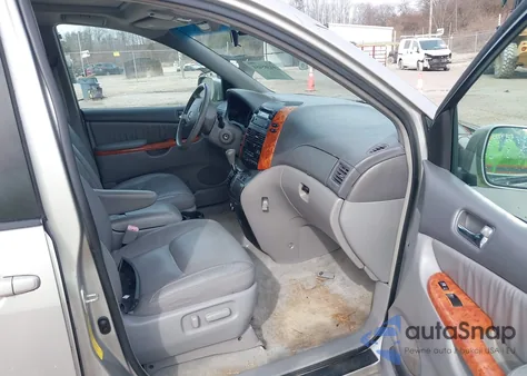 2008 Toyota Sienna Xle z USA, uszkodzony, nr VIN 5TDZK22C58S128831